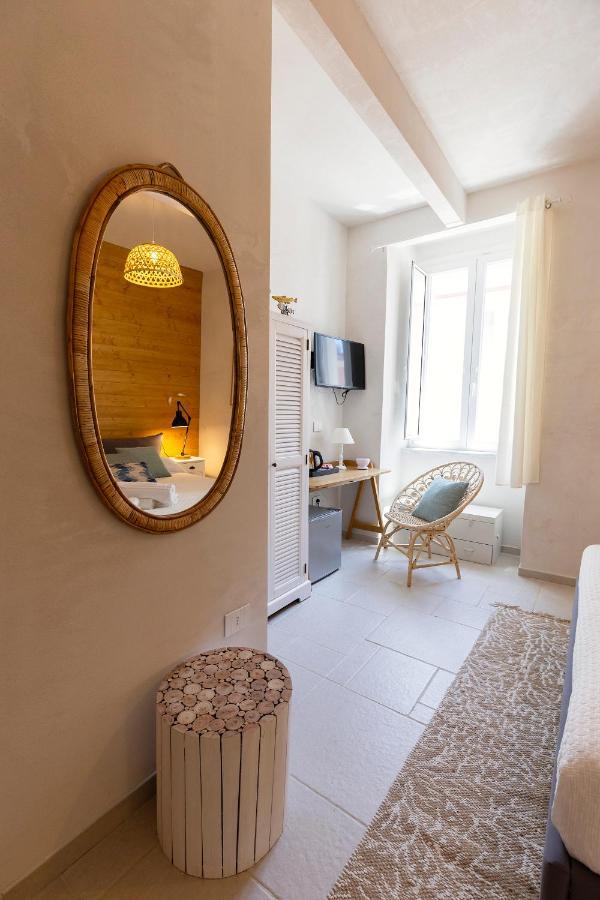 Palazzo Badiale History&Rooms Atella Extérieur photo