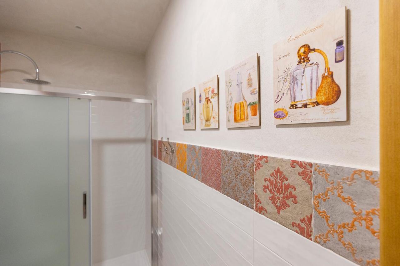 Palazzo Badiale History&Rooms Atella Extérieur photo